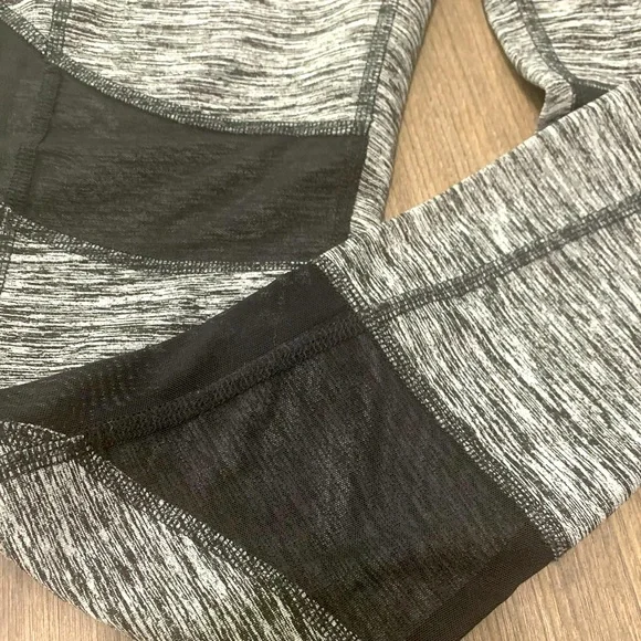 Hollister Grey and Black heathered Mesh Leggings - Picture 4 of 7